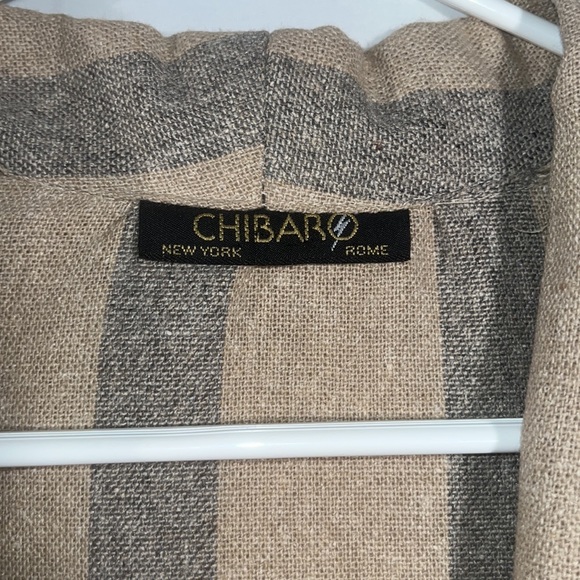 Vintage 80’s Chibarø Dolman Sleeved 2 piece suit with high waisted capri pants. - Picture 11 of 13